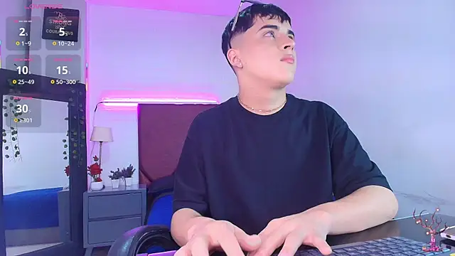 Lucass love online show from October 2025 04:27:01 PM