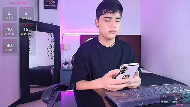Lucass love online show from October 2025 04:53:02 PM