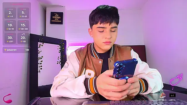 Lucass love online show from September 2025 01:33:02 PM