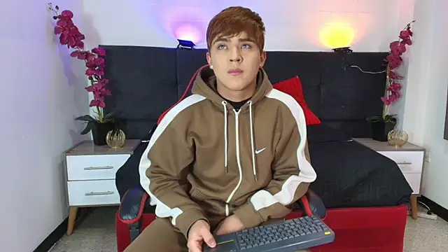Lucass love online show from June 2026 01:05:02 PM