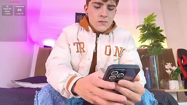 Lucass love online show from March 2026 01:17:01 PM