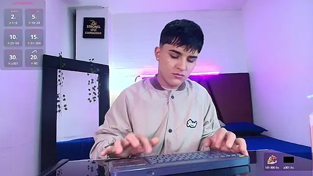 Lucass love online show from October 2025 01:25:01 PM