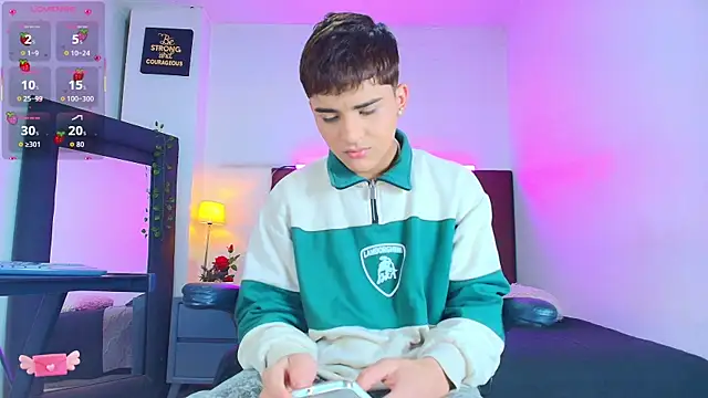 Lucass love online show from December 2025 01:39:01 PM