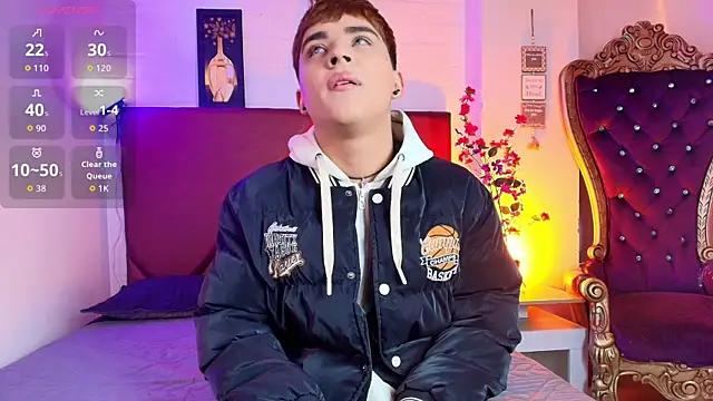 Lucass love online show from April 2026 01:07:02 PM