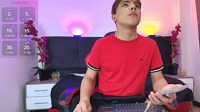 Lucass love online show from May 2026 04:57:02 PM
