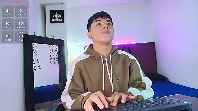 Lucass love online show from October 2025 06:09:02 PM