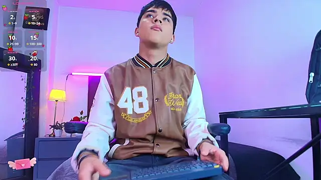 Lucass love online show from November 2025 04:51:01 PM