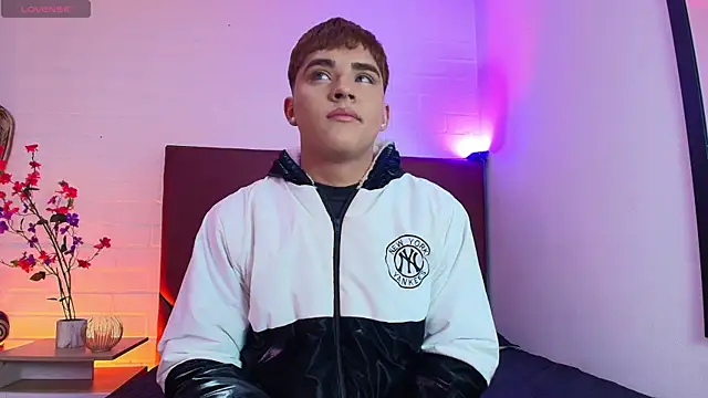 Lucass love online show from April 2026 01:13:01 PM