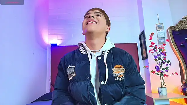 Lucass love online show from May 2026 07:21:02 PM