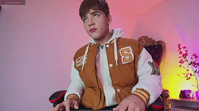 Lucass love online show from March 2026 01:23:01 PM