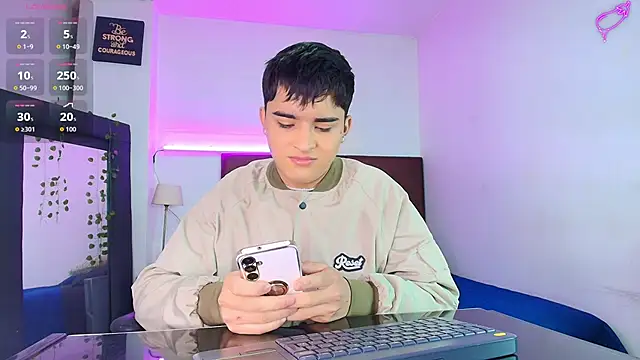 Lucass love online show from November 2025 01:04:02 PM