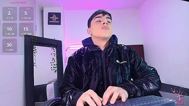 Lucass love online show from October 2025 01:19:01 PM