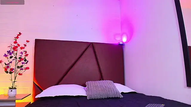 Lucass love online show from March 2026 01:29:02 PM