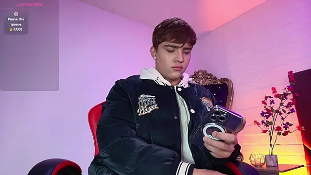 Lucass love online show from March 2026 12:59:01 PM