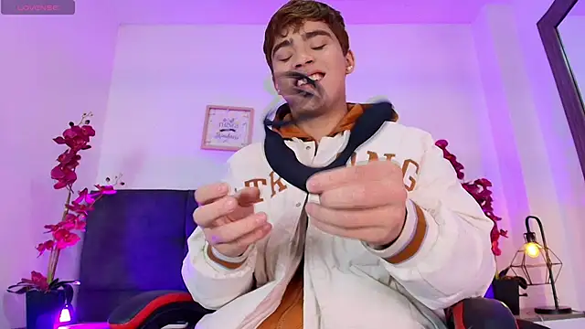 Lucass love online show from April 2026 02:02:02 PM