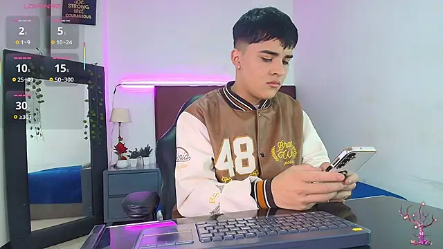 Lucass love online show from October 2025 12:49:02 PM