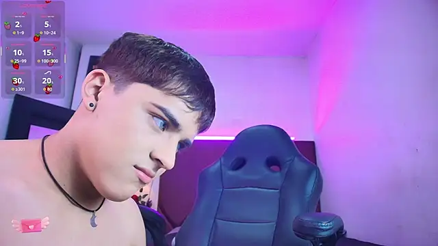 Snapshot of Lucass_love chatting on December 2025 01:36:01 PM Lucass love online show from December 2025 01:36:01 PM