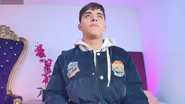 Snapshot of Lucass_love chatting on February 2026 01:00:01 PM Lucass love online show from February 2026 01:00:01 PM