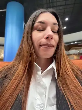 Snapshot of Amelie_Crosby chatting on June 2026 02:45:01 PM Amelie Crosby online show from June 2026 02:45:01 PM