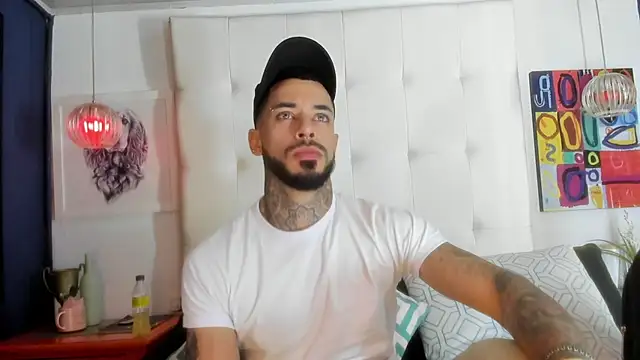 VinzenzRizzo online show from July 2026 03:24:01 AM