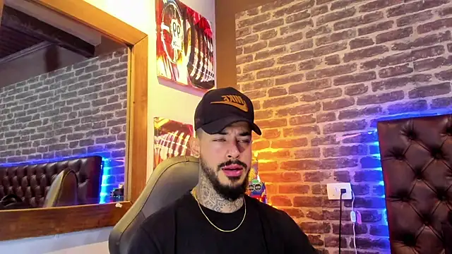 VinzenzRizzo online show from December 2025 04:13:02 AM