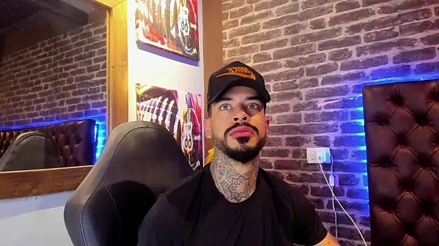 VinzenzRizzo online show from October 2025 04:36:01 PM