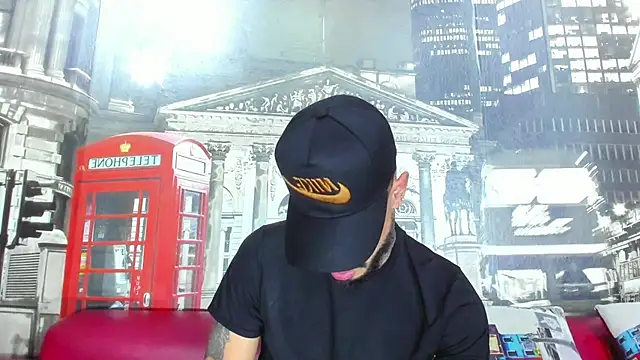 VinzenzRizzo online show from October 2025 04:47:02 AM