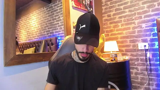 VinzenzRizzo online show from September 2025 04:33:01 AM