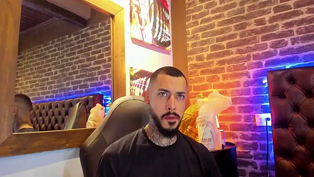 VinzenzRizzo online show from November 2025 04:24:01 AM