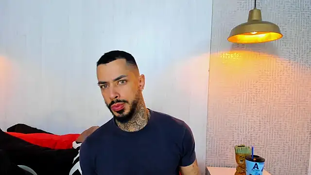 VinzenzRizzo online show from February 2026 04:34:02 AM
