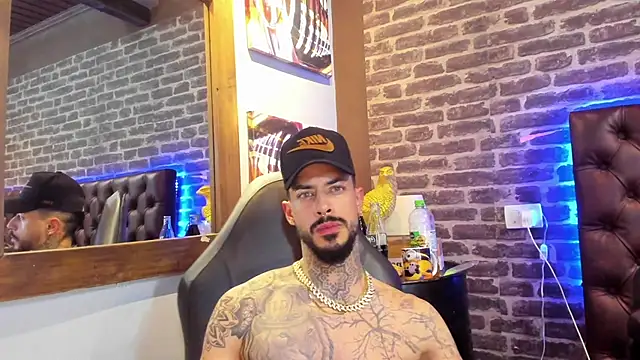 VinzenzRizzo online show from November 2025 06:01:02 AM