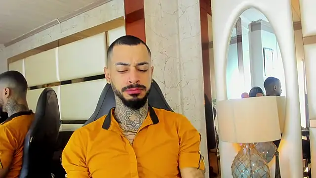 VinzenzRizzo online show from November 2025 04:23:01 AM