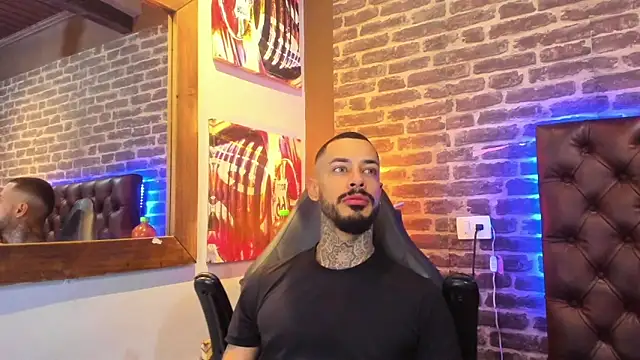 VinzenzRizzo online show from December 2025 04:33:02 AM