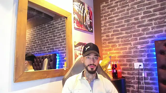 VinzenzRizzo online show from September 2025 04:19:02 AM