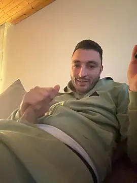 SemprePerverso online show from October 2025 04:30:01 PM