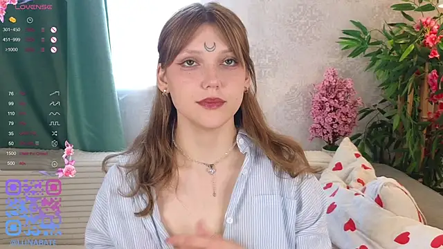Snapshot of Lunabate chatting on October 2025 05:08:01 AM Lunabate online show from October 2025 05:08:01 AM