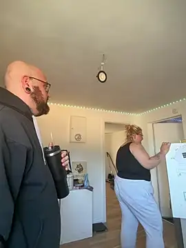 mrandmrsdarkside online show from April 2026 11:27:01 AM