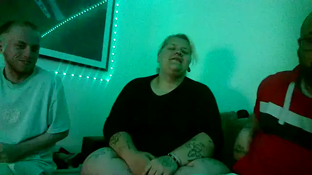 mrandmrsdarkside online show from April 2026 07:42:02 PM