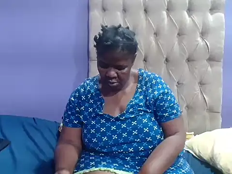 Snapshot of NaughtyChubbyZoe chatting on February 2026 04:55:01 AM NaughtyChubbyZoe online show from February 2026 04:55:01 AM