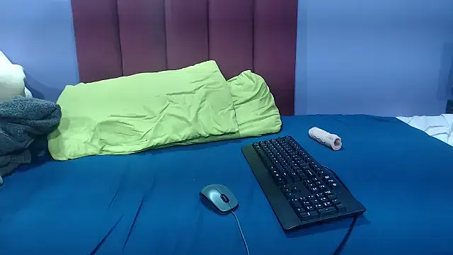 NaughtyChubbyZoe online show from September 2025 06:59:02 PM