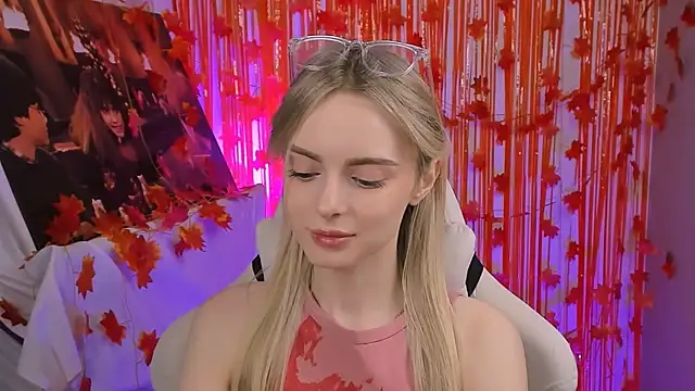 Snapshot of JuliaBrewwer chatting on November 2025 11:42:02 AM JuliaBrewwer online show from November 2025 11:42:02 AM