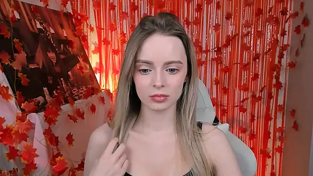 Snapshot of JuliaBrewwer chatting on October 2025 01:08:01 PM JuliaBrewwer online show from October 2025 01:08:01 PM