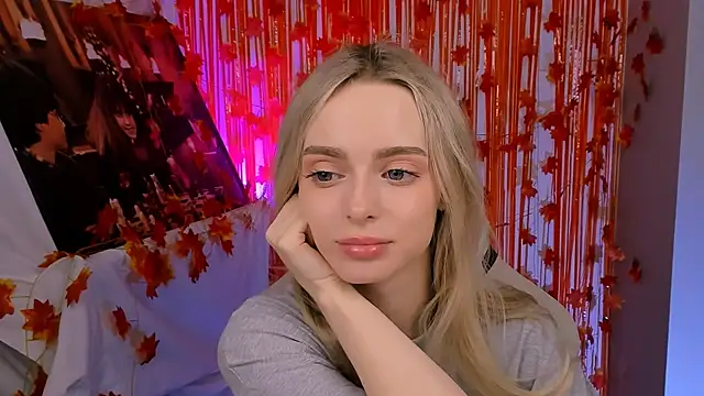 Snapshot of JuliaBrewwer chatting on November 2025 01:04:01 PM JuliaBrewwer online show from November 2025 01:04:01 PM