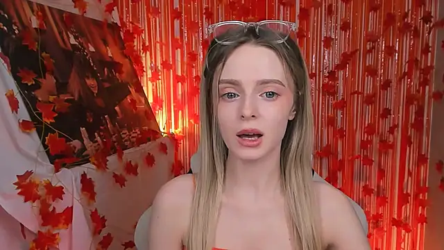 Snapshot of JuliaBrewwer chatting on October 2025 12:50:02 PM JuliaBrewwer online show from October 2025 12:50:02 PM