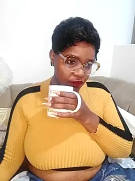 Snapshot of ChubbyBitch26 chatting on June 2026 10:48:02 PM ChubbyBitch26 online show from June 2026 10:48:02 PM