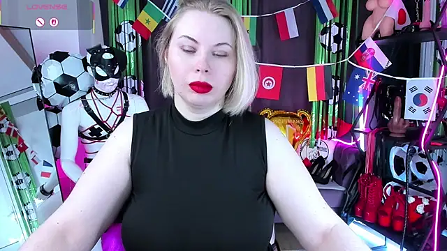 Snapshot of Anna_Maxwell chatting on June 2026 02:01:02 AM Anna Maxwell online show from June 2026 02:01:02 AM