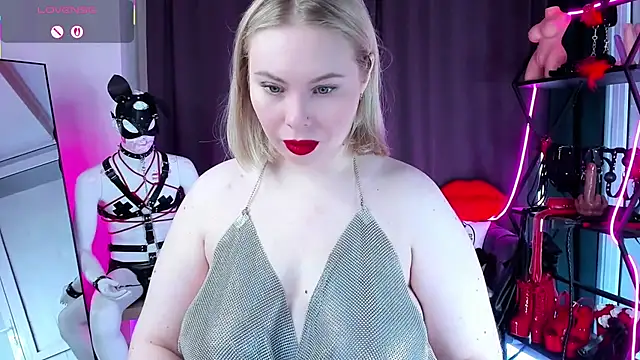 Anna Maxwell online show from May 2026 02:15:01 AM