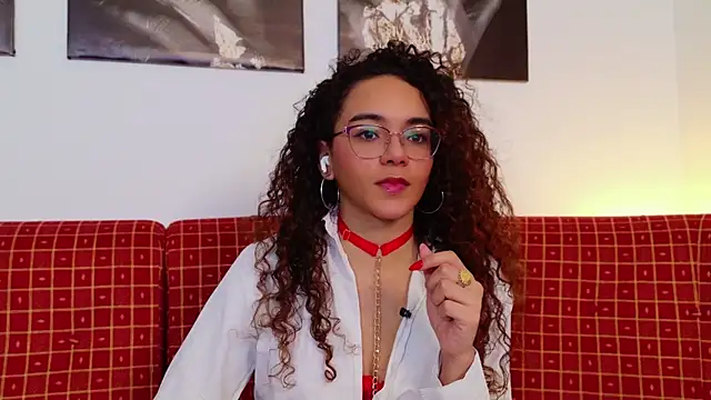 Snapshot of Taylor_Tina chatting on February 2026 09:58:02 PM Taylor Tina online show from February 2026 09:58:02 PM