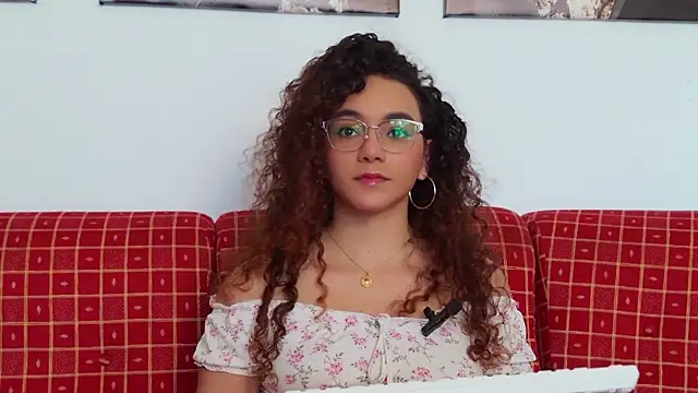 Snapshot of Taylor_Tina chatting on February 2026 03:01:02 PM Taylor Tina online show from February 2026 03:01:02 PM