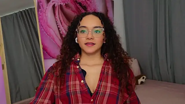 Snapshot of Taylor_Tina chatting on December 2025 10:15:02 PM Taylor Tina online show from December 2025 10:15:02 PM